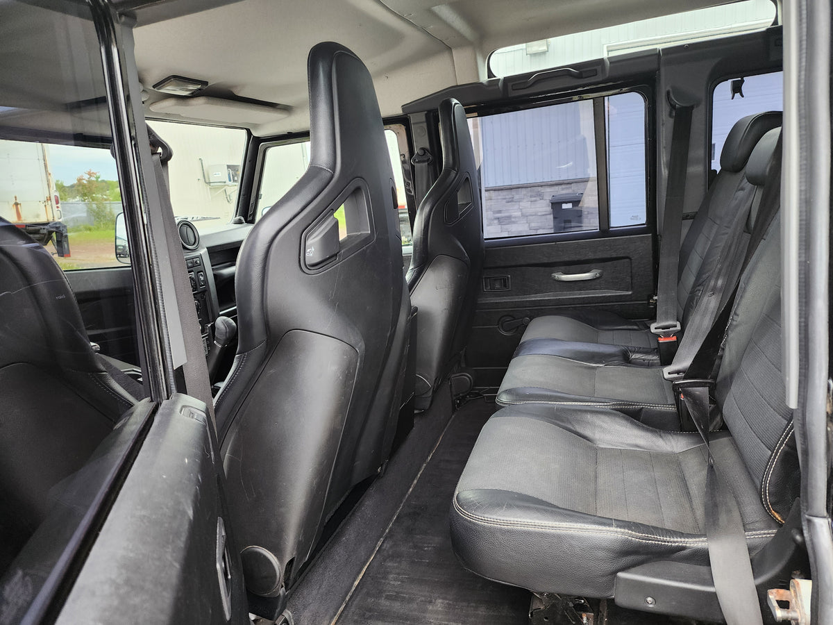 LAND ROVER DEFENDER PUMA 110