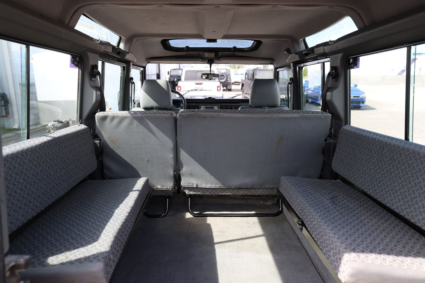 SOLD - LAND ROVER DEFENDER 110 1999 TD5