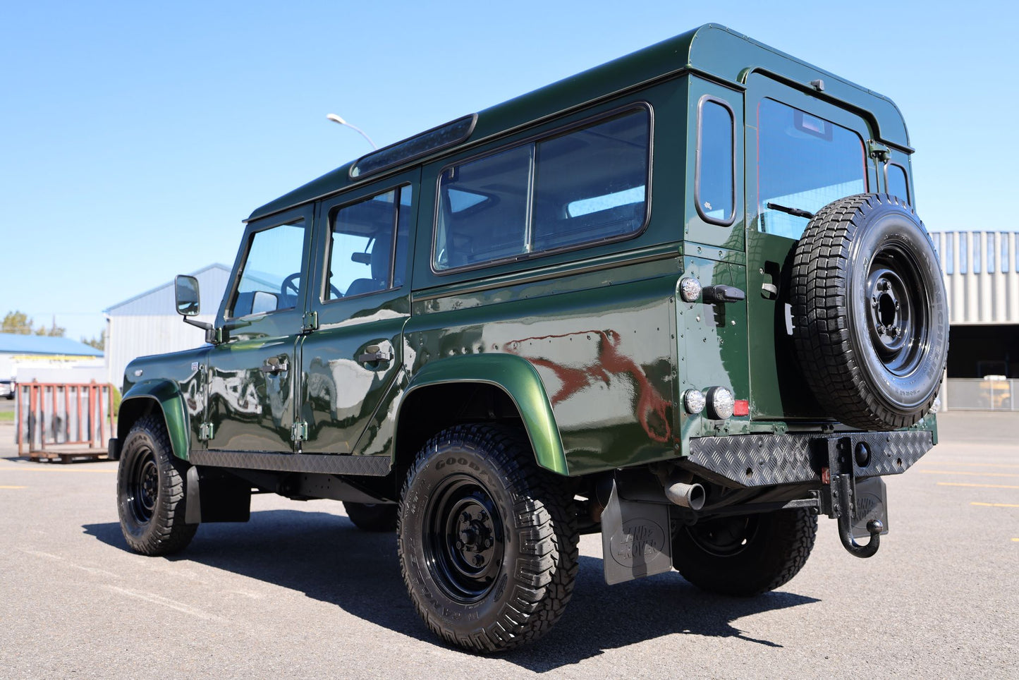 SOLD - LAND ROVER DEFENDER 110 1999 TD5